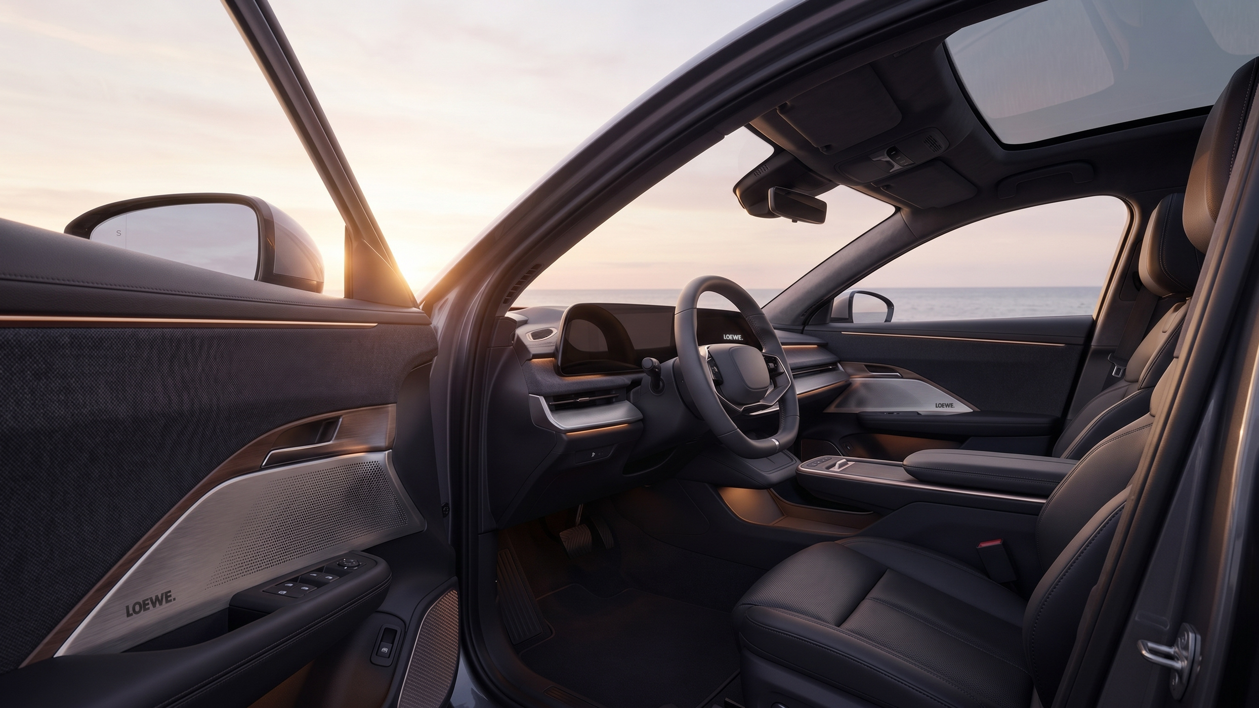 Loewe in-car audiovisual integration